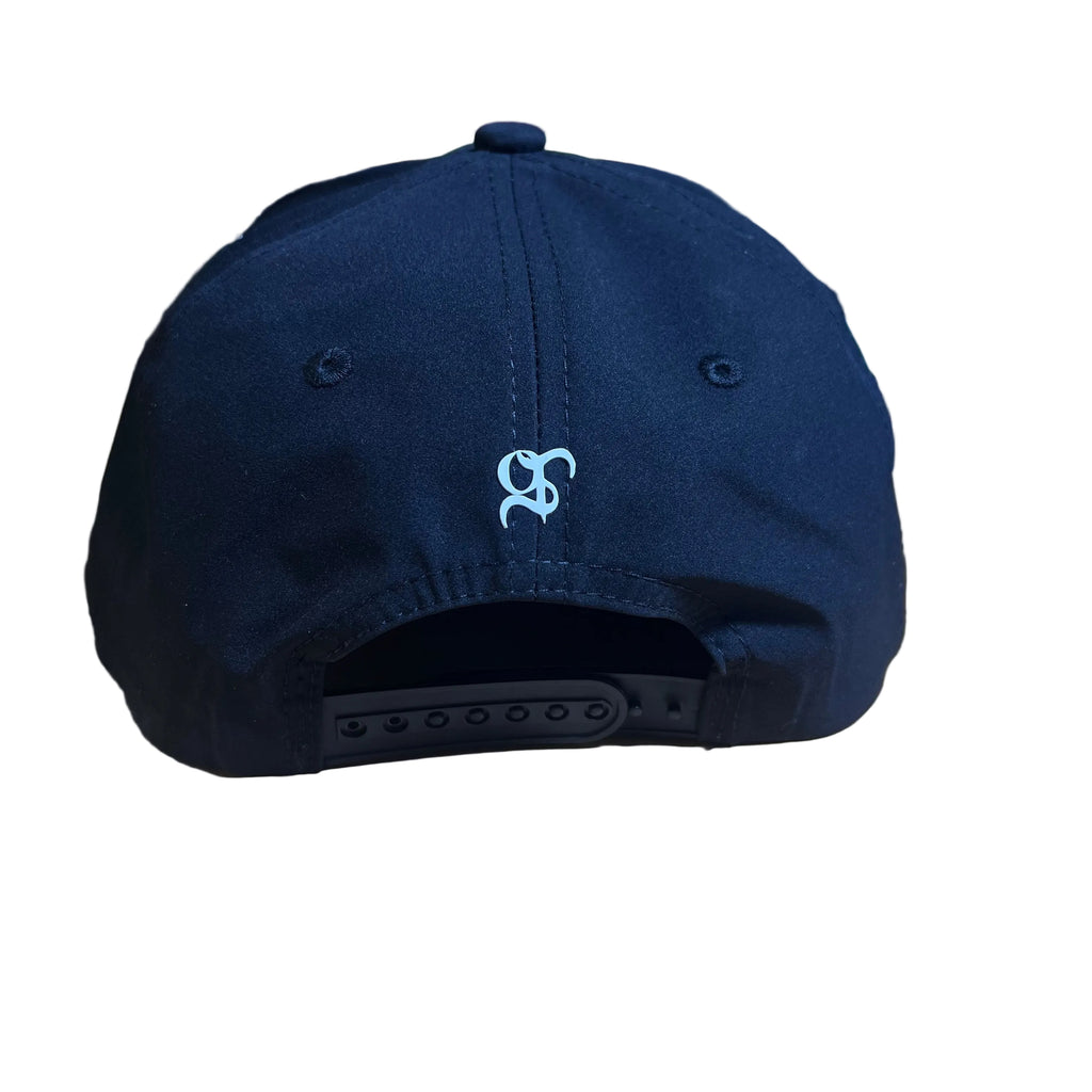 Cap Plano “GT Lettering Negro y Blanco”